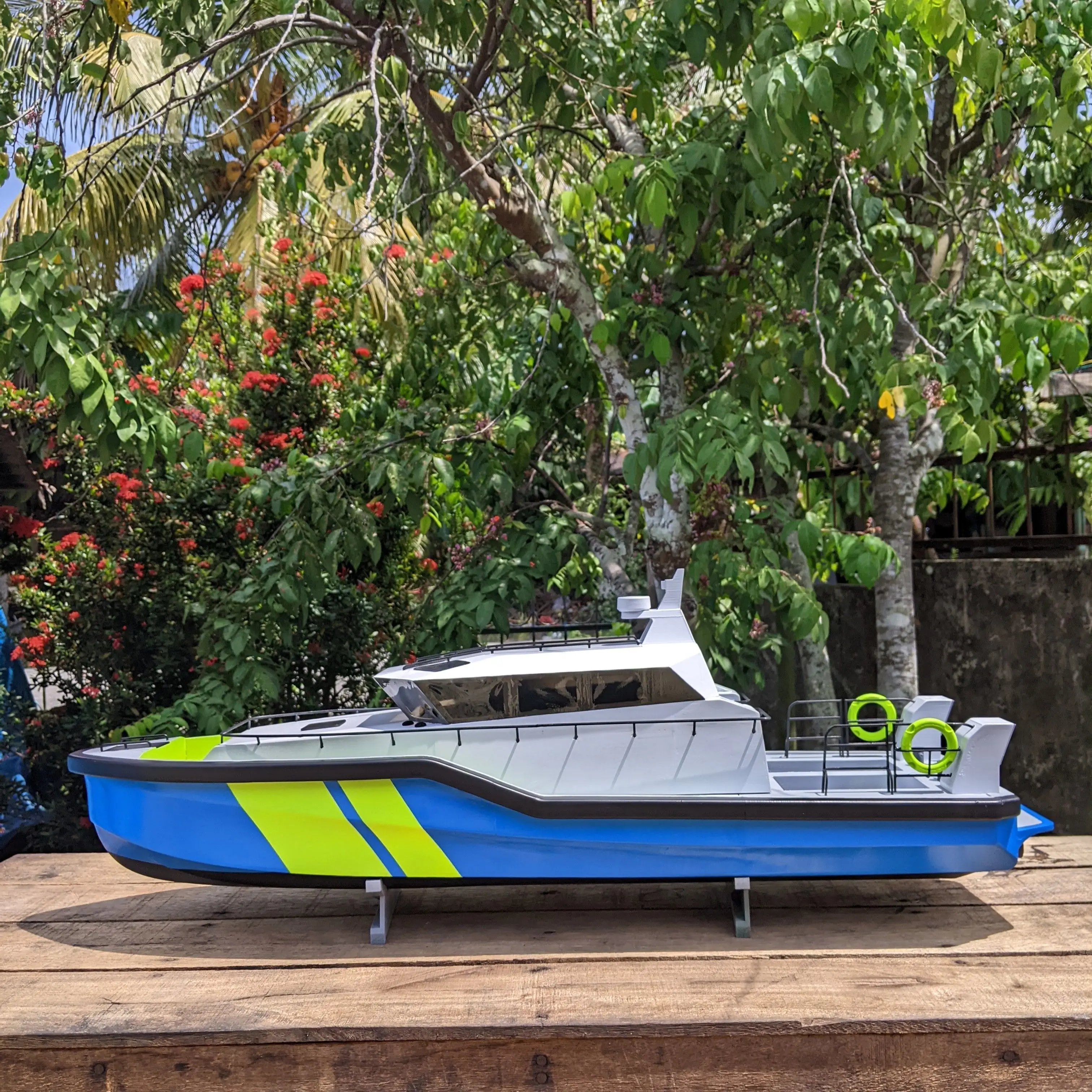 RC Coastal Patrol Boat Jet Spe - đánh giá và giá Model Kit Yacht