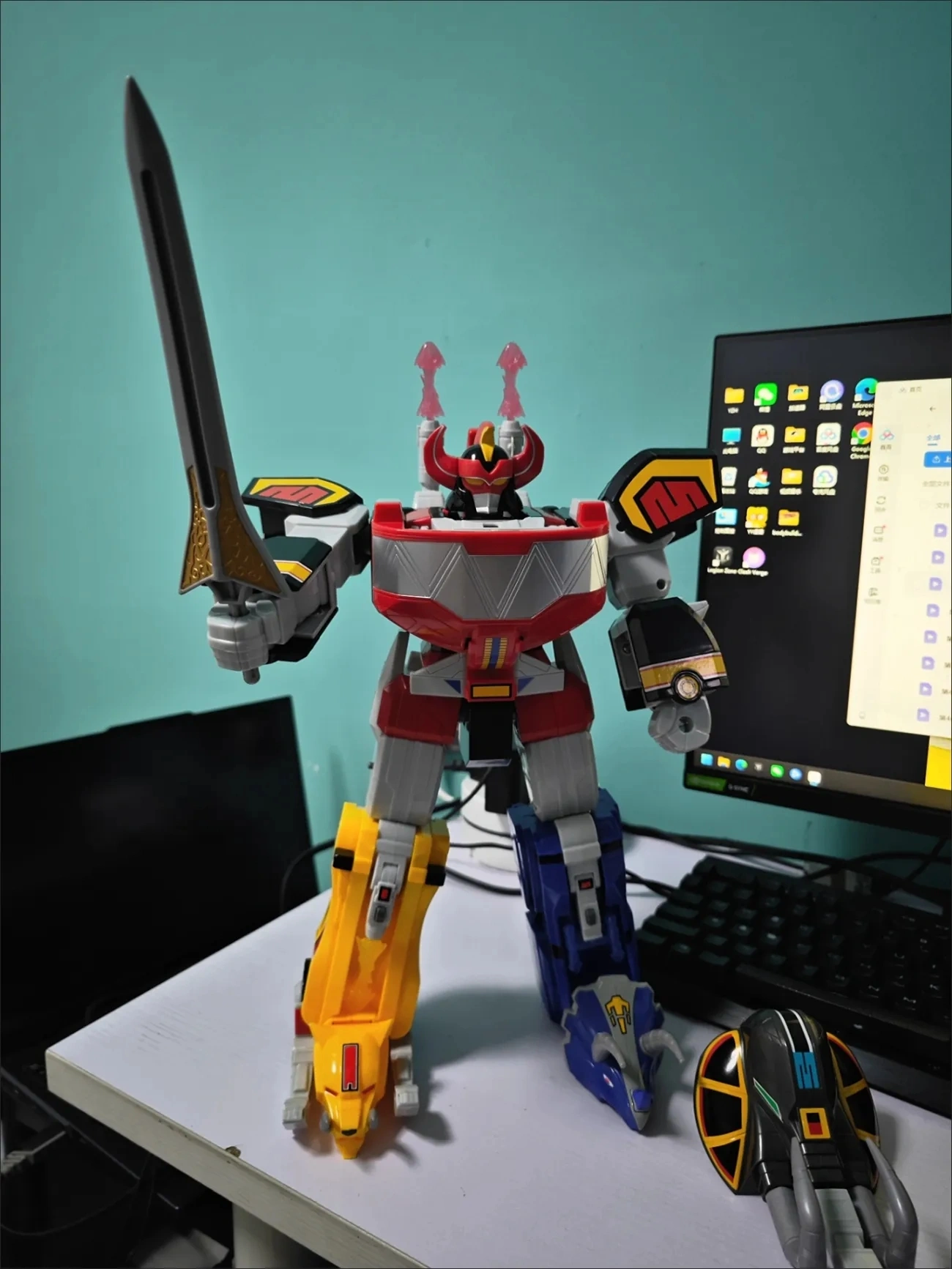 Genuine Playmates Mighty Morph - đánh giá và giá Model Kit Megazord