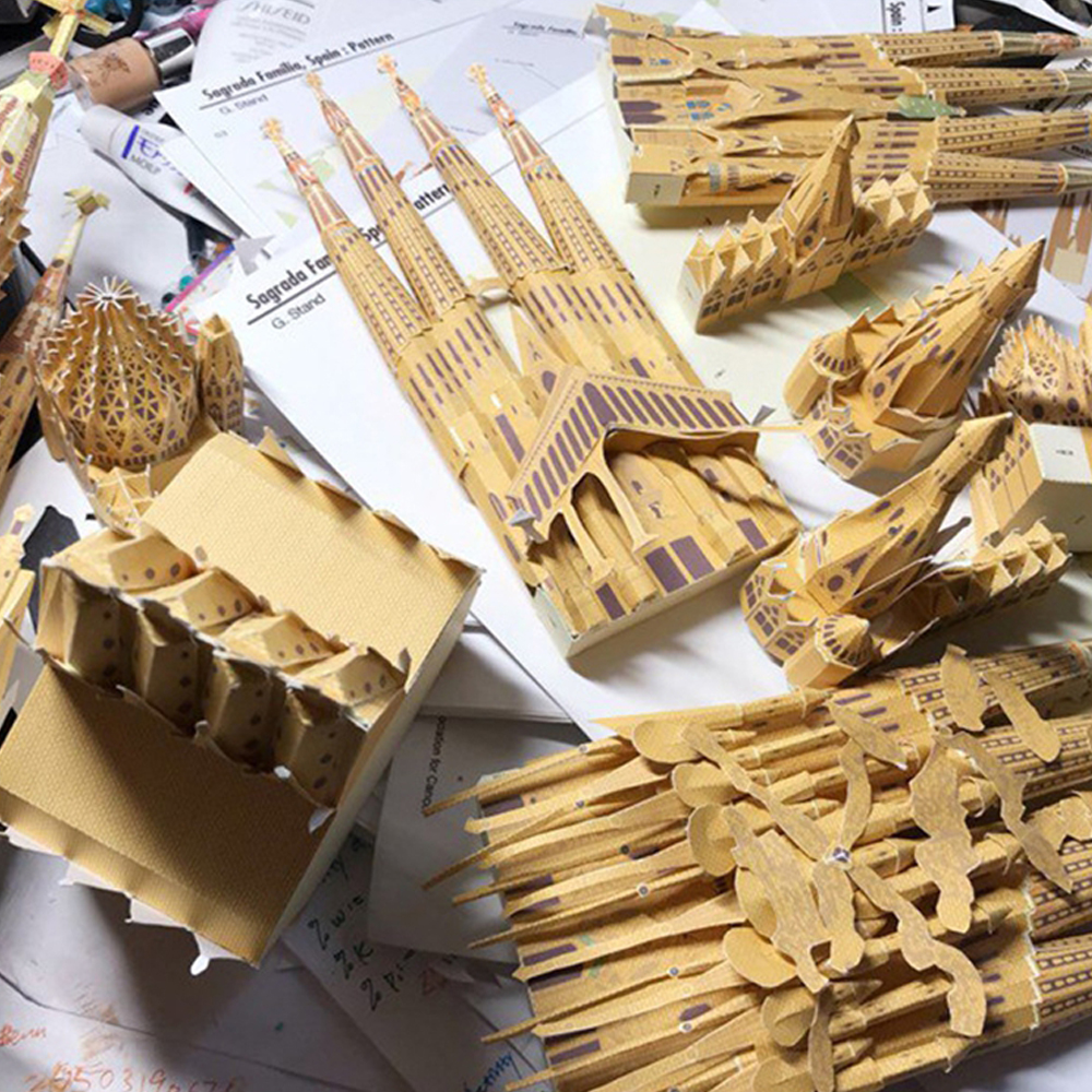 DIY Spain Sagrada Familia 3D P - đánh giá và giá Model Kit Yacht