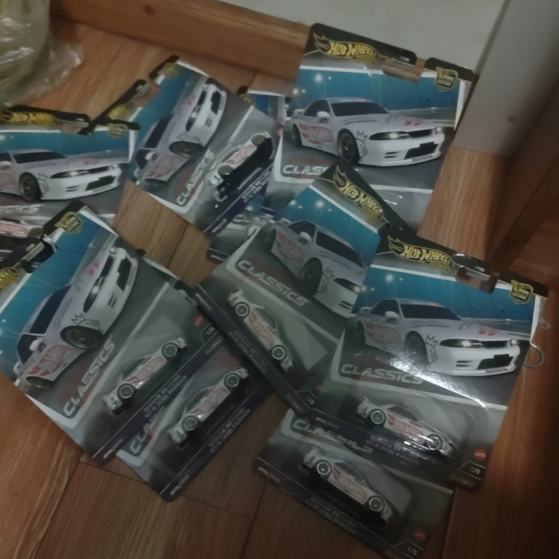 Hot Wheels Premium Diecast Car - đánh giá và giá Model Kit Nissan Skyline